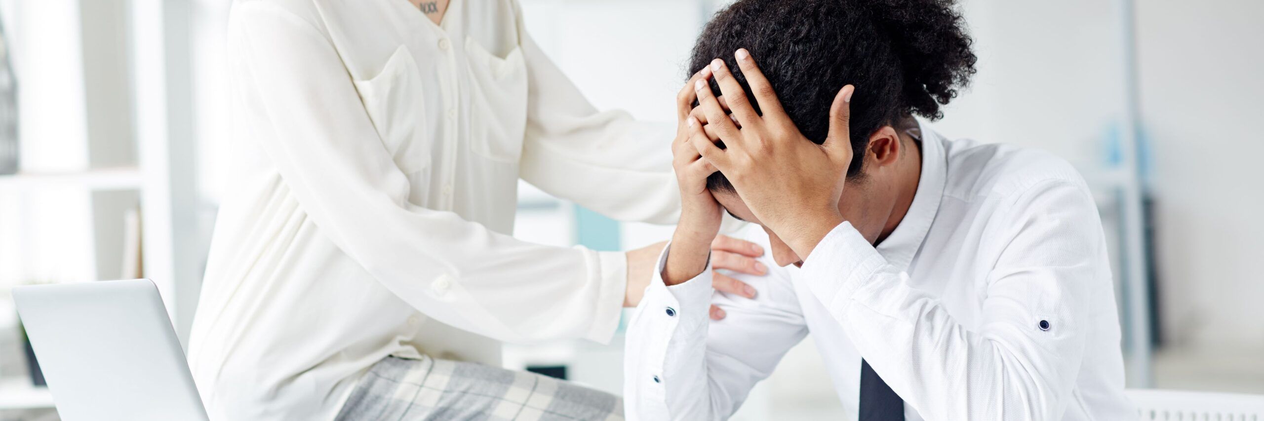 Entenda como devem funcionar as denúncias de assédio sexual ou moral nas empresas